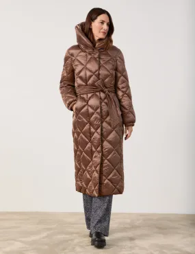 Long quilted coat with a waist belt