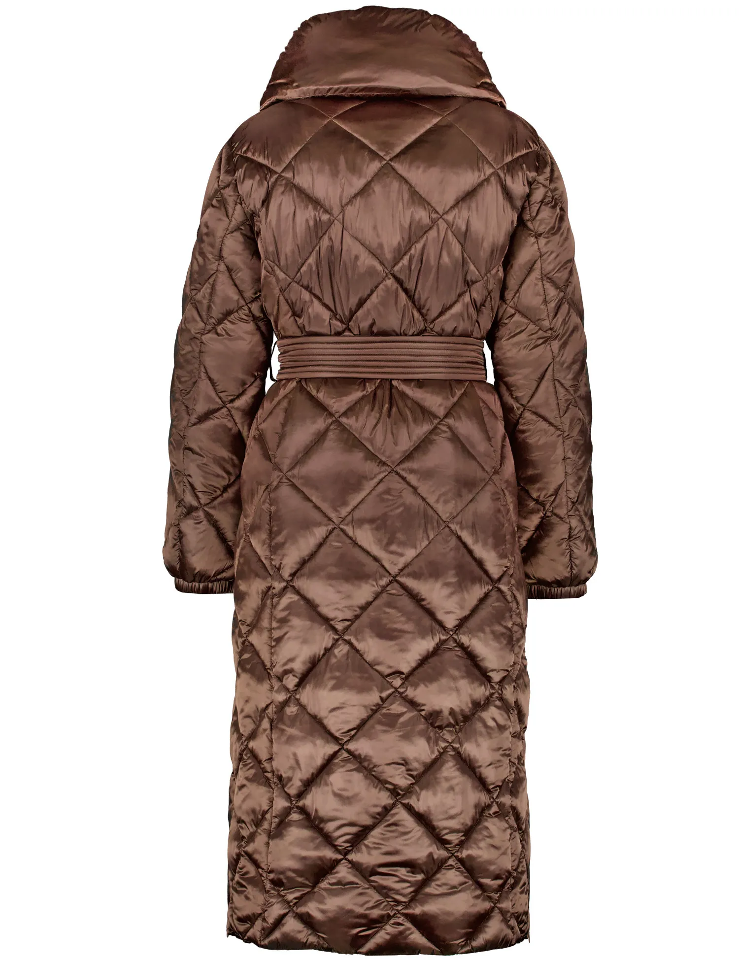 Long quilted coat with a waist belt