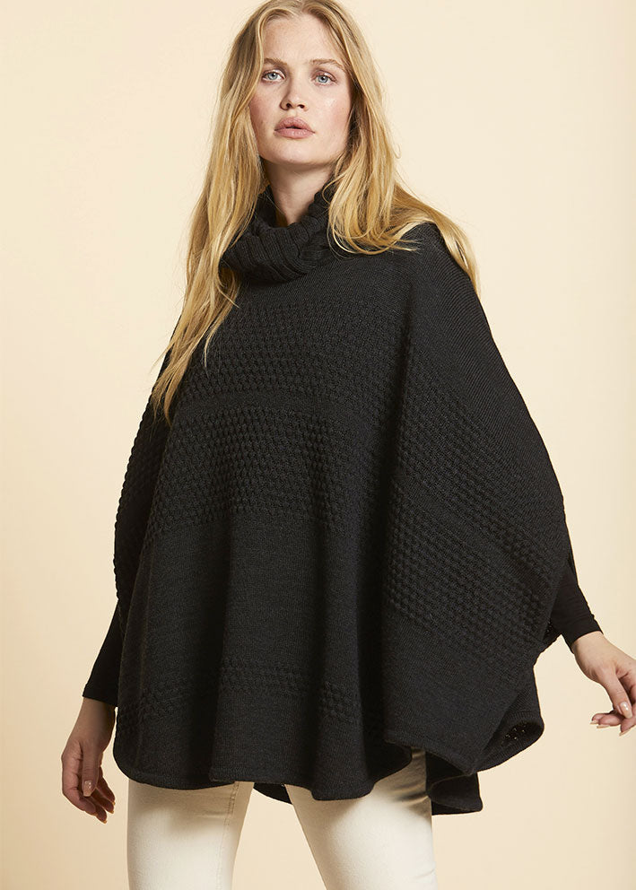 Sibin Linnebjerg Siff Poncho - Black