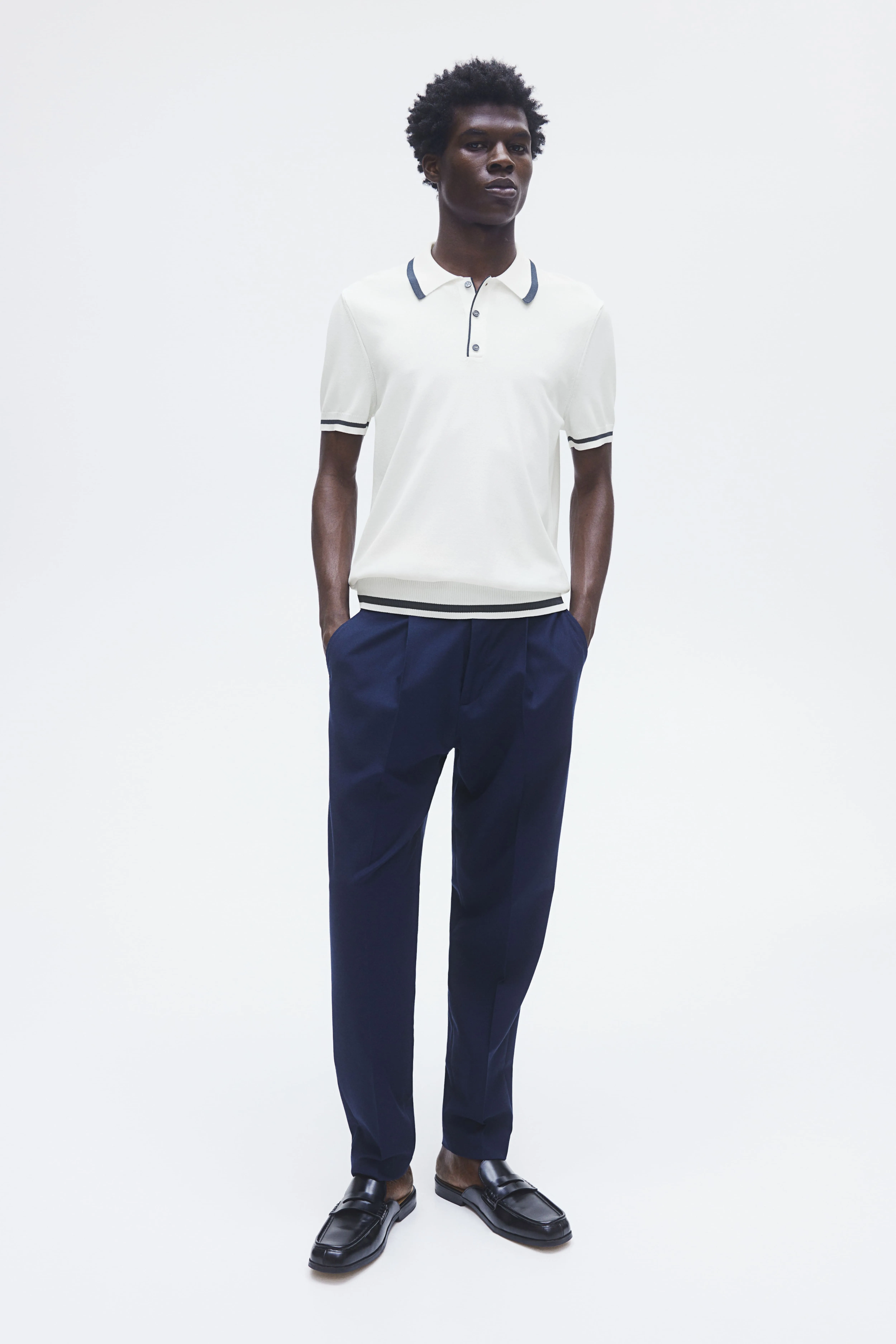 Slim Fit Fine-knit polo shirt - Short sleeve - Regular length - White/Navy blue - Men | H&M GB