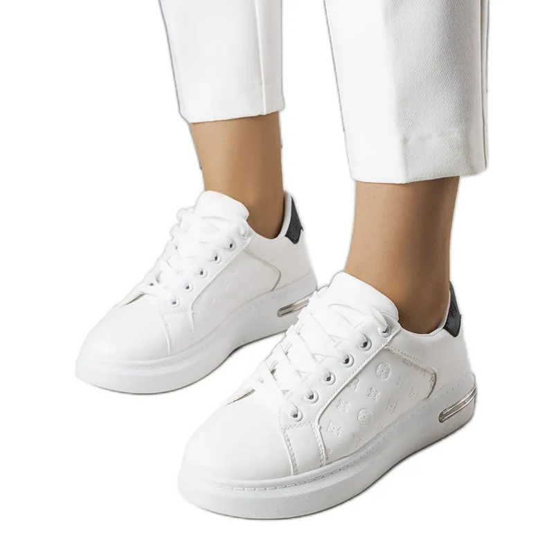 White high-soled sneakers from Tasha