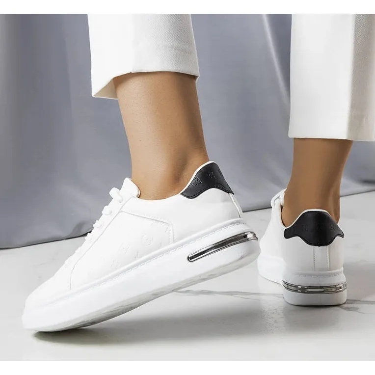 White high-soled sneakers from Tasha