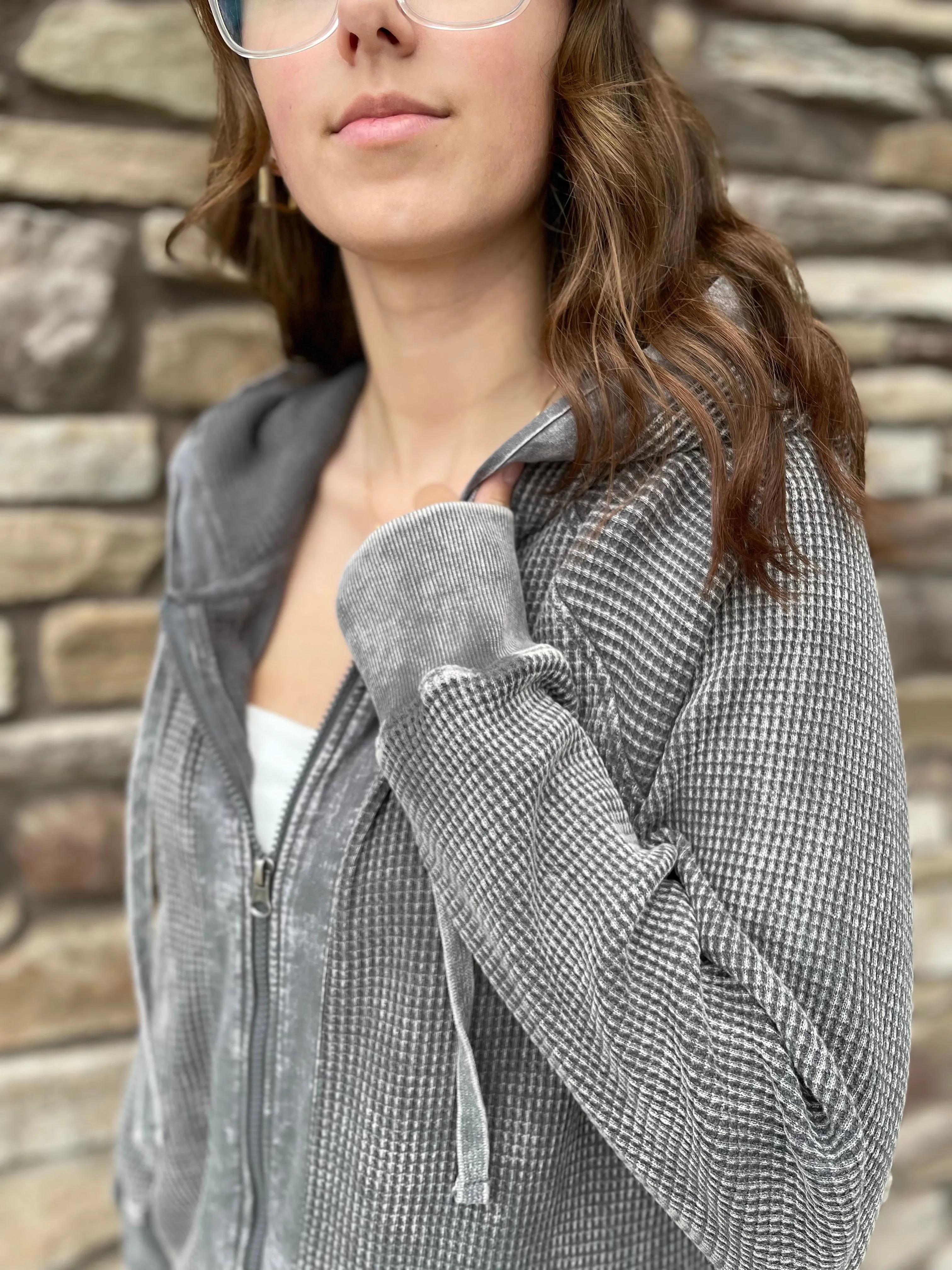 ZIP-UP HOODED JACKET | MINERAL WASHED | CHIC